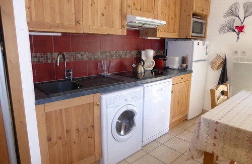 Pralognan-la-Vanoise Apartment | 200m from resort center, Ground floor, terrace, tv, ski locker, 43m², Pralognan-la-Vanoise
