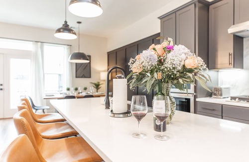 South Central Houston House | ✨2022 *NEW* Modern 4Bed/3.5Bath townhome Downtown✨