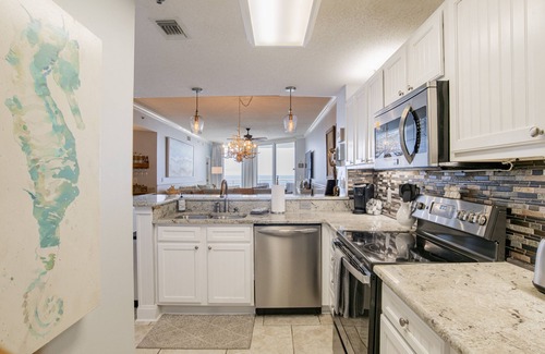 Ono Island Condo | 204 Palacio, low floor professionally decorated gulf front condo!