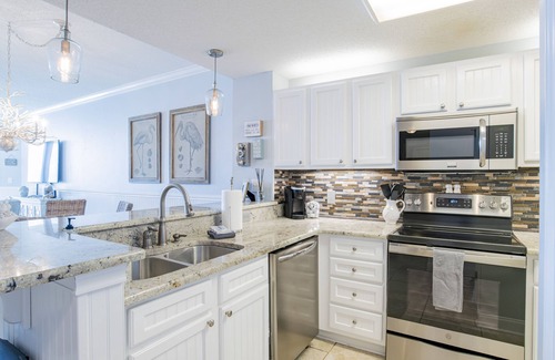 Ono Island Condo | 204 Palacio, low floor professionally decorated gulf front condo!