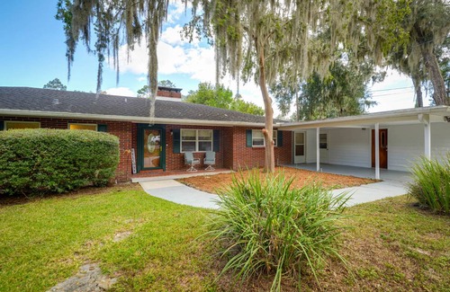 Putnam Hall House | 215 m² House ∙ 3 bedrooms ∙ 8 guests