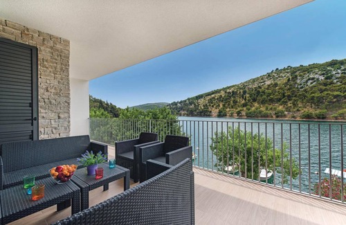 Zaton House | 220 m² House ∙ 5 bedrooms ∙ 12 guests