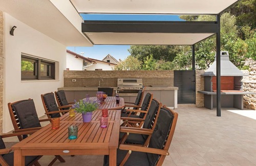 Zaton House | 220 m² House ∙ 5 bedrooms ∙ 12 guests