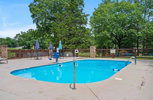Branson Cedars Cabin | 223 m² Cabin ∙ 4 bedrooms ∙ 12 guests