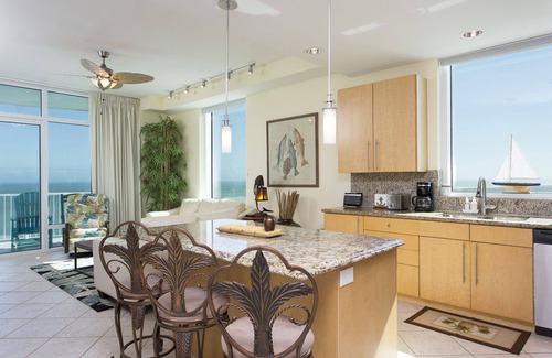 South Padre Island Resort | 23rd floor Ocean view three bedroom condo at the Sapphire Resort!