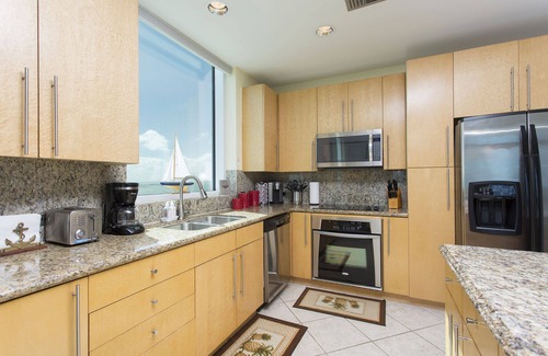 South Padre Island Resort | 23rd floor Ocean view three bedroom condo at the Sapphire Resort!
