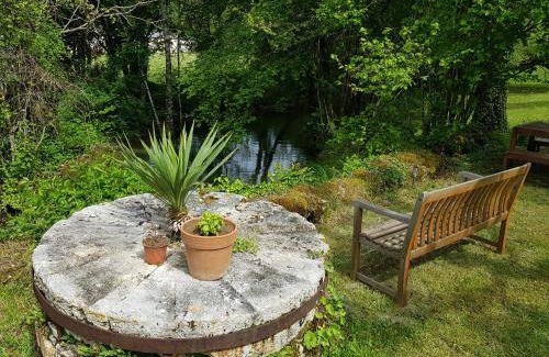 Saint-Sauveur-la-Vallee Bed & Breakfast | 25 m² Bed and breakfast ∙ 2 guests