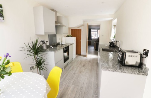 City Centre Cottage | 25 Shakespeare Street