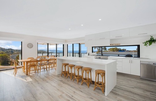 Tura Beach Cabin | 26 The Dress Circle - 4 Bedroom