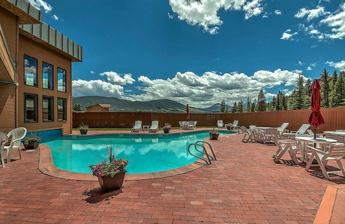 Keystone House | 260 m² House ∙ 4 bedrooms ∙ 8 guests