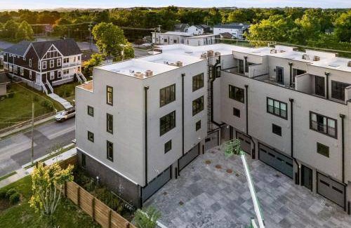 McFerrin Park House | 263 m² House ∙ 4 bedrooms ∙ 12 guests