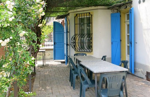 San Damiano dʼAsti House | 270 m² Farmhouse ∙ 6 bedrooms ∙ 11 guests