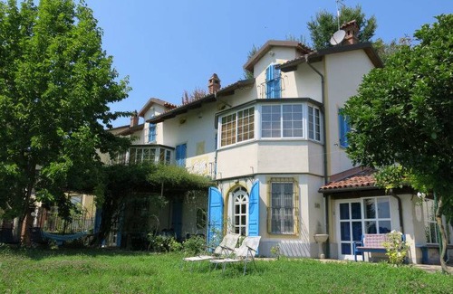 San Damiano dʼAsti House | 270 m² Farmhouse ∙ 6 bedrooms ∙ 11 guests