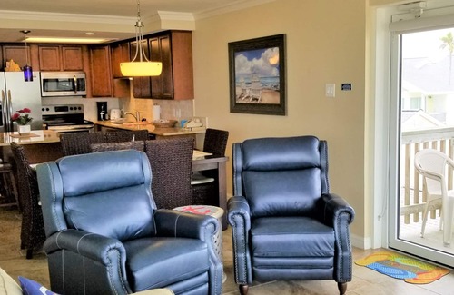 Corpus Christi Condo | 275+ Five Star Reviews - Actually On The Beach! With Pickleball- Pool- Hot Tub