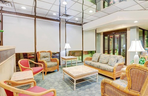 Egg Harbor Township Hotel | 28 m² Hotel ∙ 2 bedrooms ∙ 127 guests