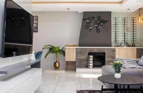 Greater Johannesburg Metropolitan Area Villa | 28 Wilfred Villa