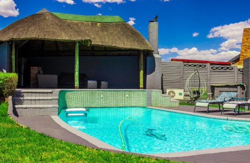 Greater Johannesburg Metropolitan Area Villa | 28 Wilfred Villa