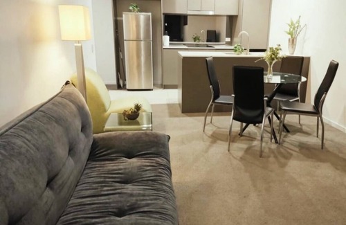Belconnen Apartment | 2B/R modern apartment free parking prime location