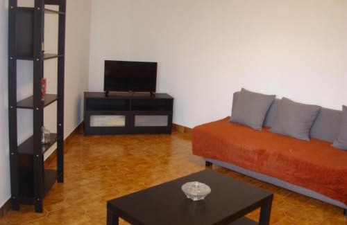 Alverca do Ribatejo Apartment | 2Bed 15km Lisbon - Wifi, Ac, Parking
