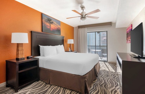 Florida Central Atlantic Coast Resort | 2BR Apt w/Kitchen Ideal for Groups - Close to SeaWorld's Discovery Cove