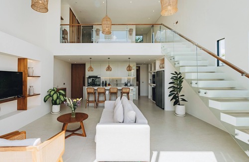 Munggu Villa | 2BR Serenity Villa in Seseh – Near the Beach Hybrid