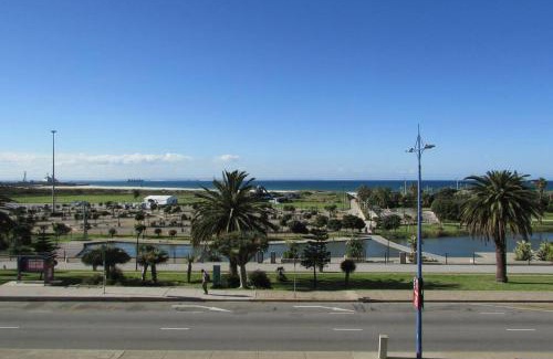 Humewood Apartment | 2Oh!OneTheSands