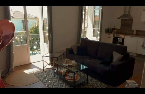 Carnot Apartment | 2rooms 4 pers. 1,5km from Palais/swimming pool/parking 12min walk center Cannes
