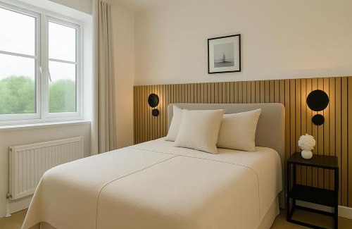 Wormholt and White City Apartment | 3 Bed Garden Flat in Acton
