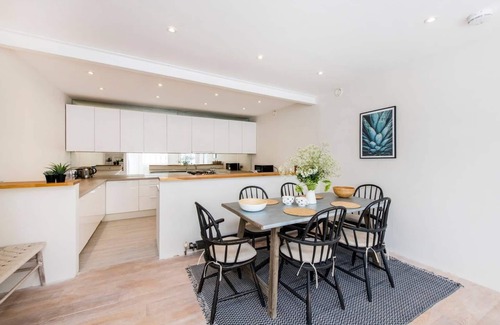 Battersea House | 3-Bed Mews House, Battersea