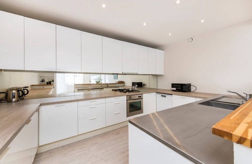 Battersea House | 3-Bed Mews House, Battersea
