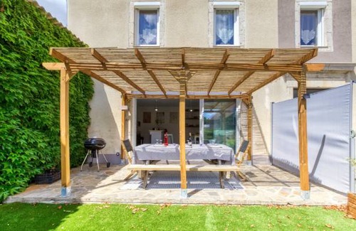 Baraqueville House | 3 bedroom accommodation in Baraqueville
