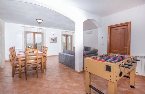 Divsici House | 3 bedroom accommodation in Divsici