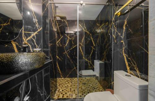 Zona Rosa Apartment | 3 bedroom apartment, one block from lleras park p12 in medellin