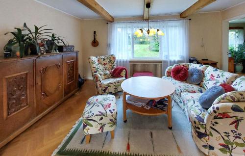 Roke House | 3 Bedroom Awesome Home In Röke
