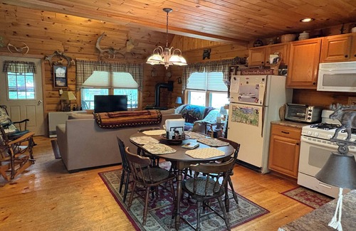 Greenville Junction Cabin | 3-bedroom cabin in heart of Greenville, with WiFi, just 3 minute walk to Lake!