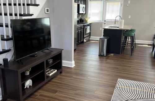 Waltherson House | 3-bedroom Charm City Rowhome, in great neighborhood, Come stay a while!