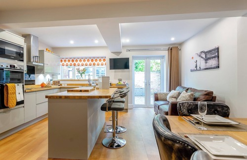 City Centre Cottage | 3 bedroom accommodation in Stratford Upon Avon