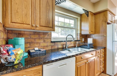 Tavares Cottage | 3 Bedroom Lakefront Retreat Near Downtown Tavares