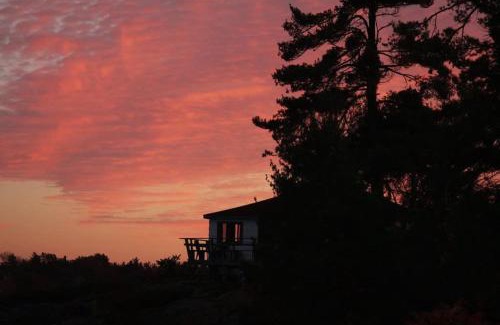 Carling House | 3-bedroom Lakeview Cottage - Rockwood #8