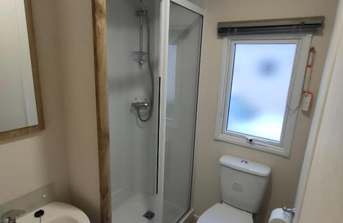 Prestonpans Resort | 3 Bedroom Luxury Caravan - Vans With Business Sign Not Allowed
