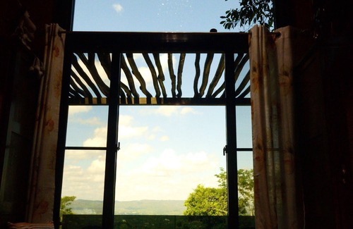 Santa Elena RV Rental | 3-bedroom Tree Fort with private bathroom overlooking Santa Elena/San Ignacio.