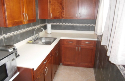 Beacon Hill Villa | 3 BR/3 bath. Sint Maarten DIRECT BEACHFRONT WITH POOL! Rates start at $225/nt!