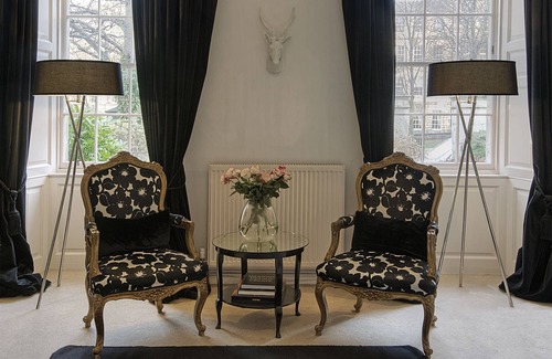 New Town Apartment | 3 Gayfield Square, The Merchant's House in Historic Central Edinburgh