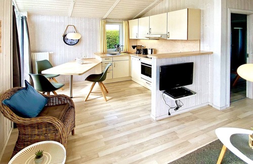 Lensterstrand House | 3 person holiday home in GROEMITZ