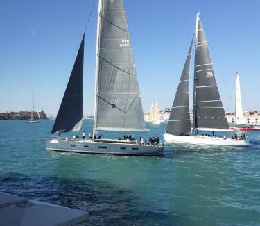 Isola San Giorgio Maggiore Apartment | 3 Windows on St Mark - Canal View Apartment