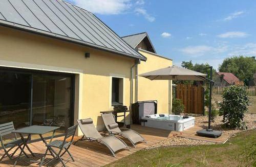 Solesmes Villa | 300 m² Villa ∙ 5 bedrooms ∙ 10 guests
