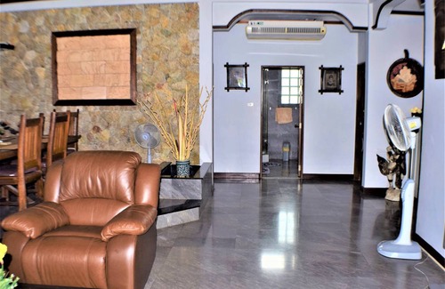 Rawai Villa | 300 m² Villa ∙ 5 bedrooms ∙ 9 guests