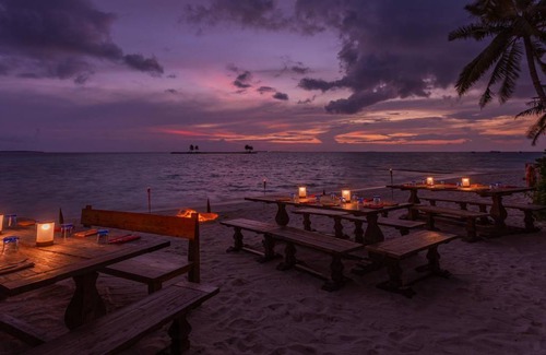 Huruvalhi Resort | 306 m² Resort ∙ 2 bedrooms ∙ 127 guests