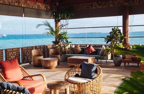 Huruvalhi Resort | 306 m² Resort ∙ 2 bedrooms ∙ 127 guests