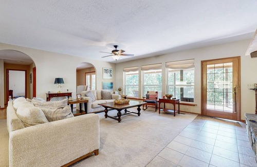 Hoyt House | 316 m² House ∙ 4 bedrooms ∙ 16 guests
